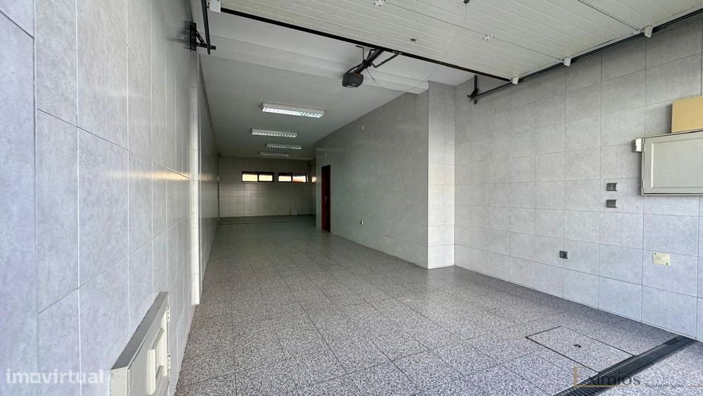 Loja ampla, para venda, em Vila do Conde