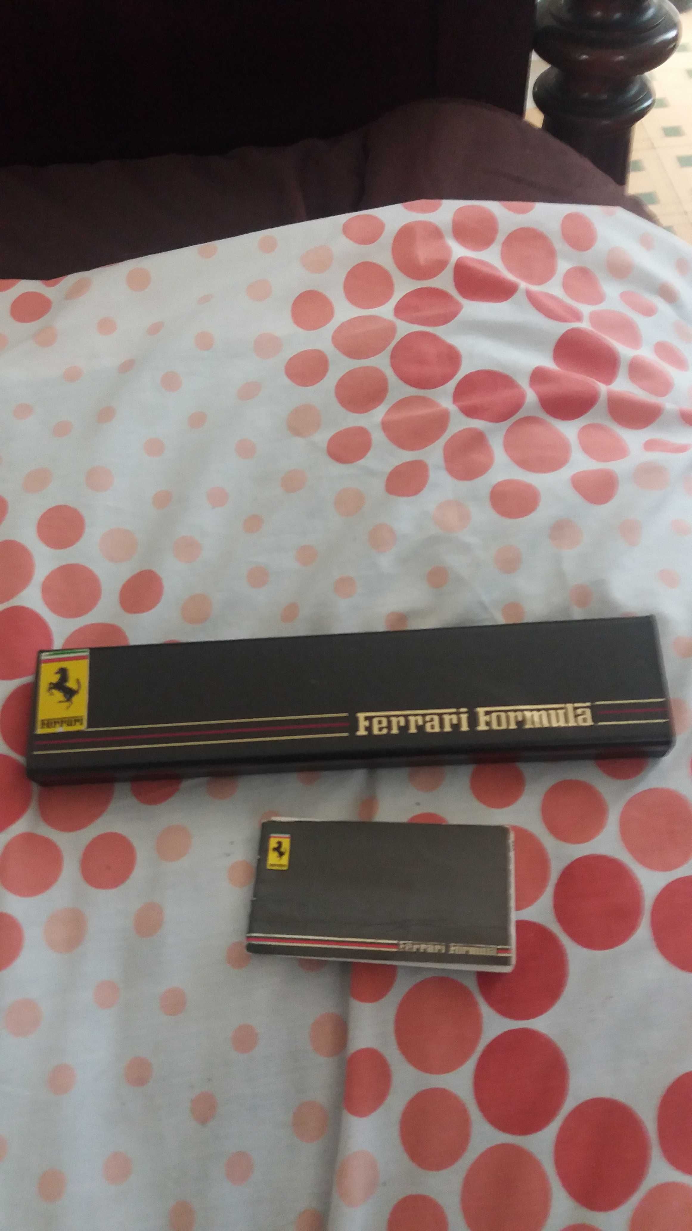 Relógio preto da Ferrari Formula