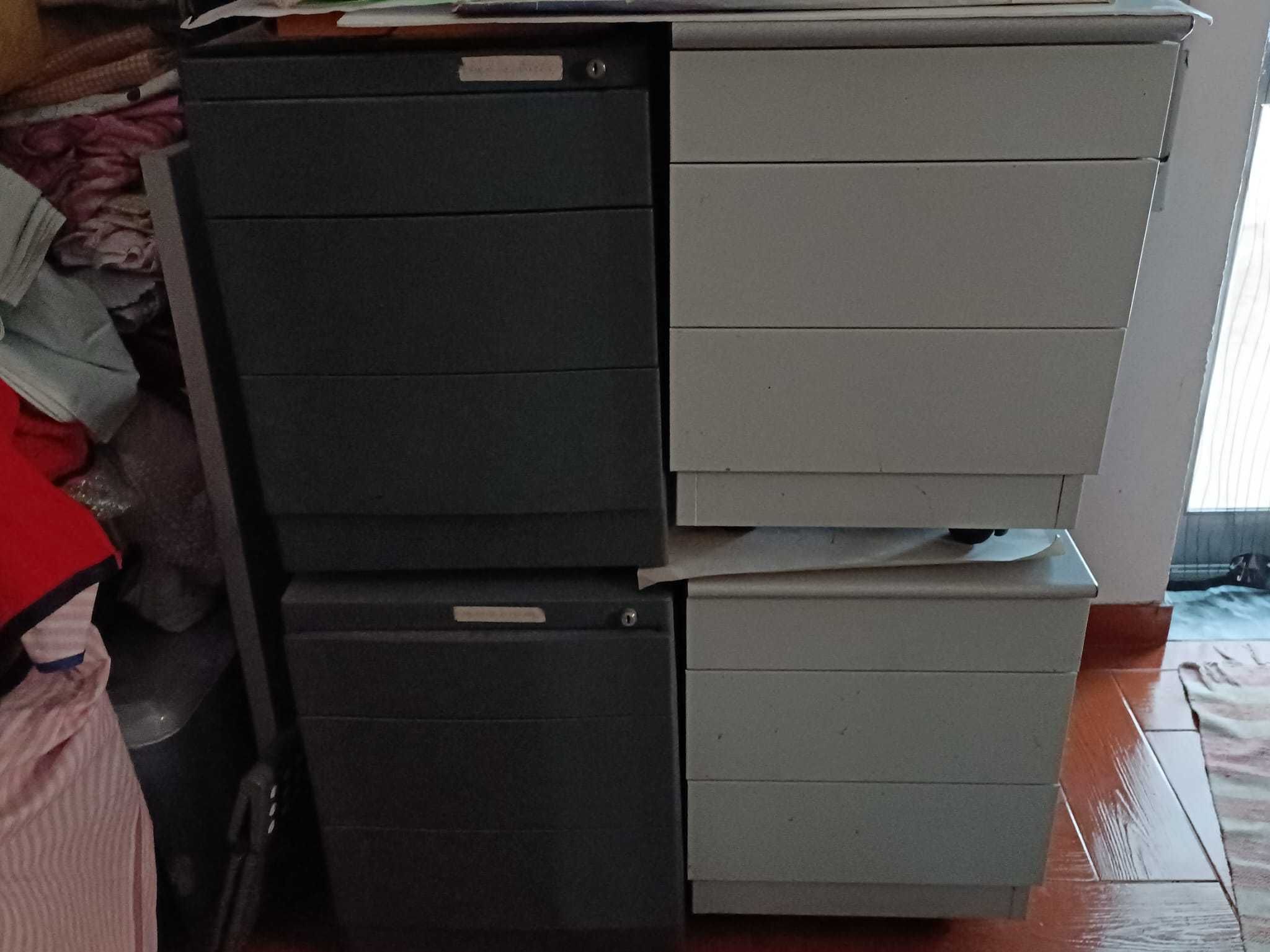Conjunto 2 secretárias + 2 módulos com rodas - ideal para estudantes