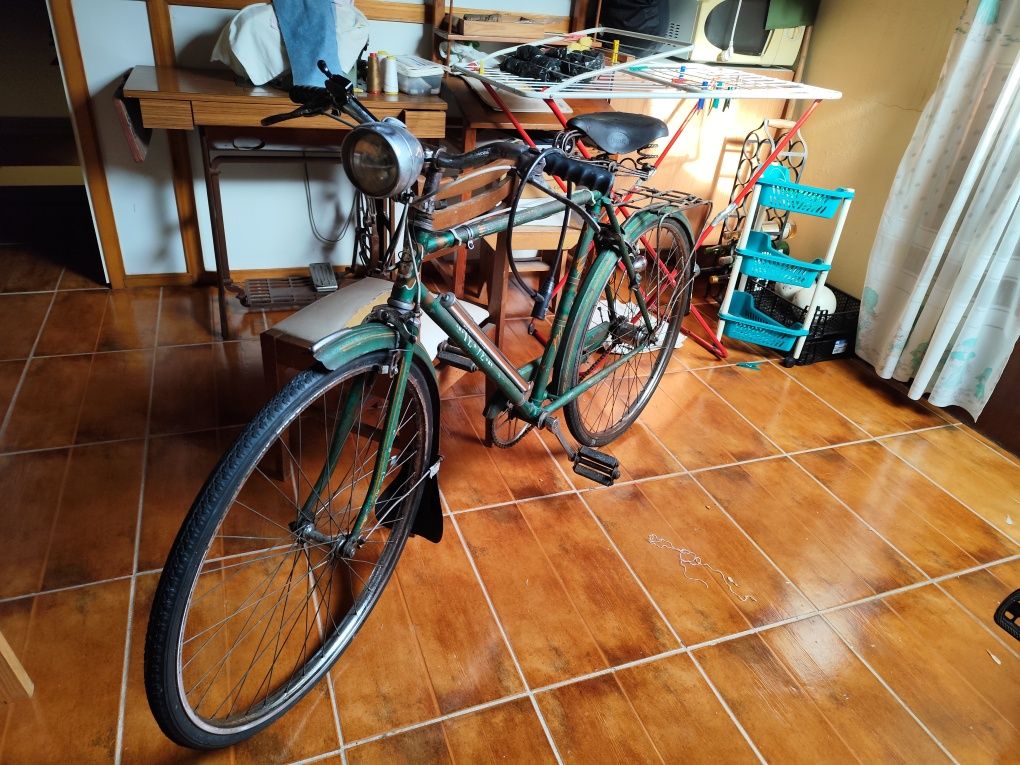 Bicicleta pasteleira com mudanças