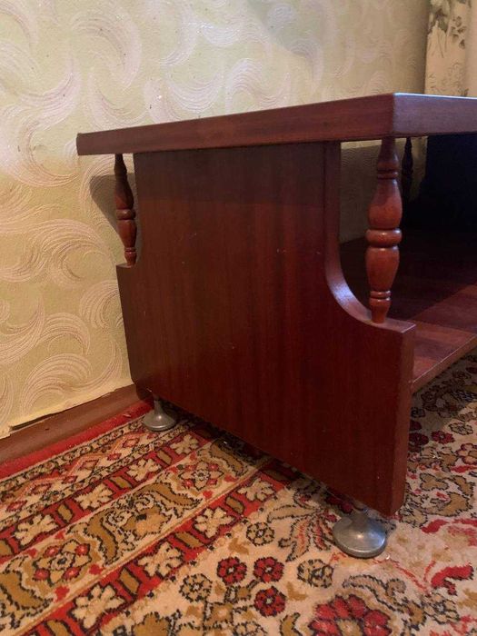 Столик журнальний