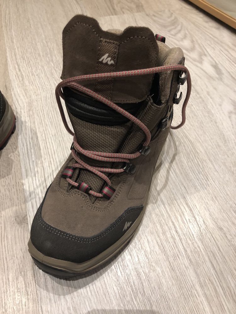 Vendo botas Trekking TREK100 impermeáveis