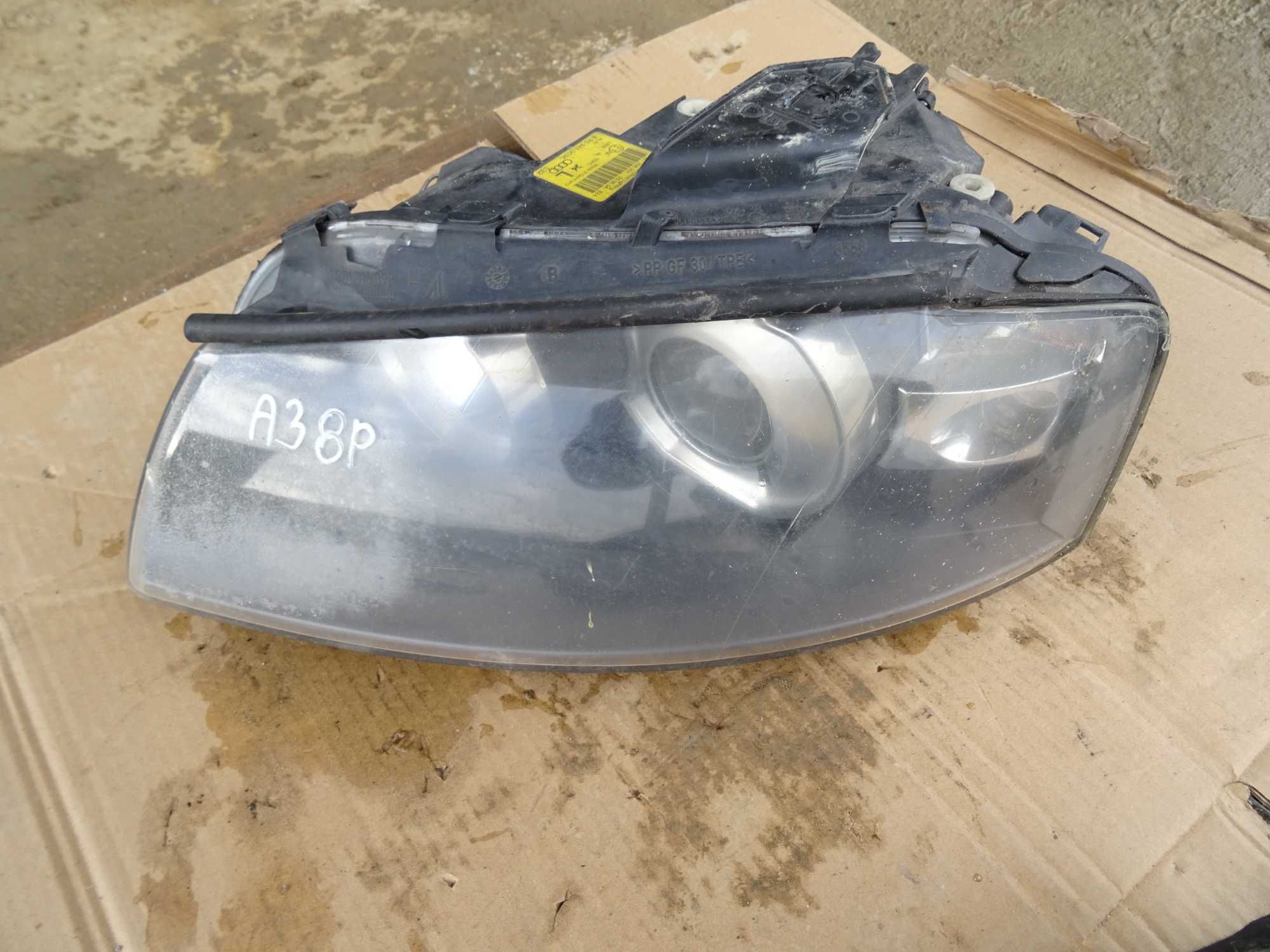 Lampa Lewa Przód Audi A3 8P Xenon