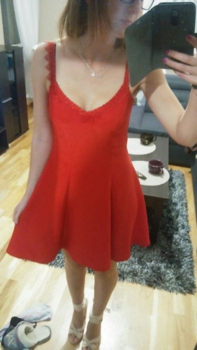 Czerwona sukienka s
