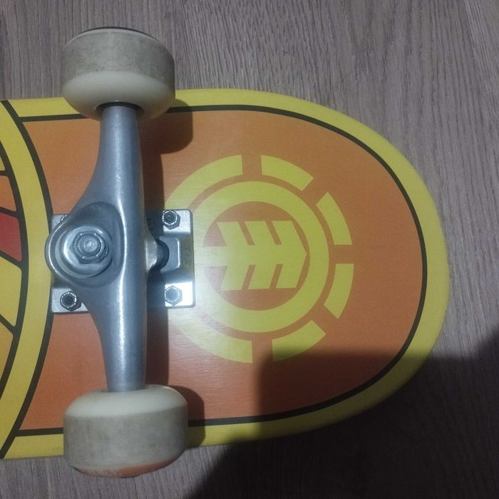 Skate element muito novo