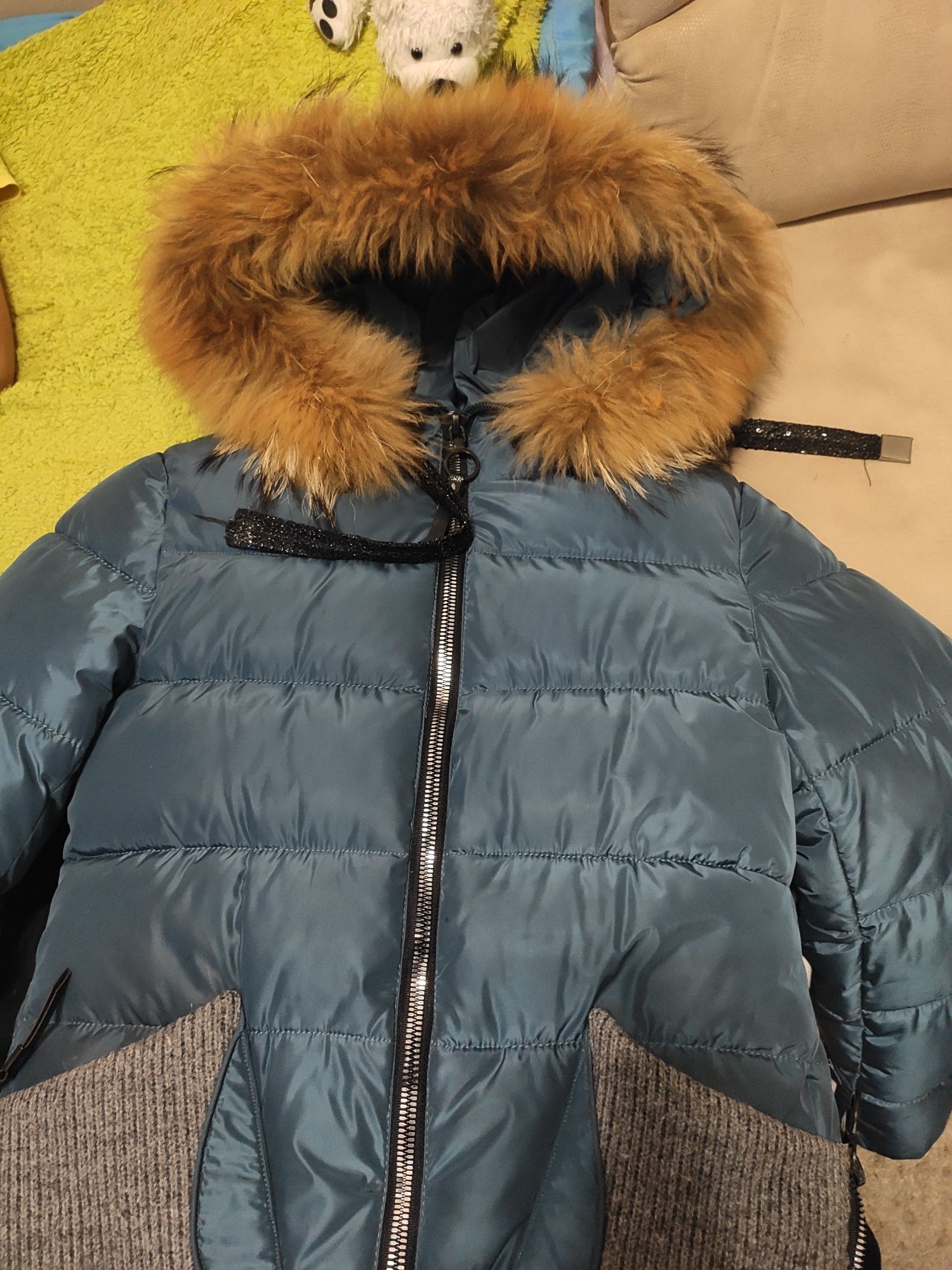 Продам зимнюю куртку 158