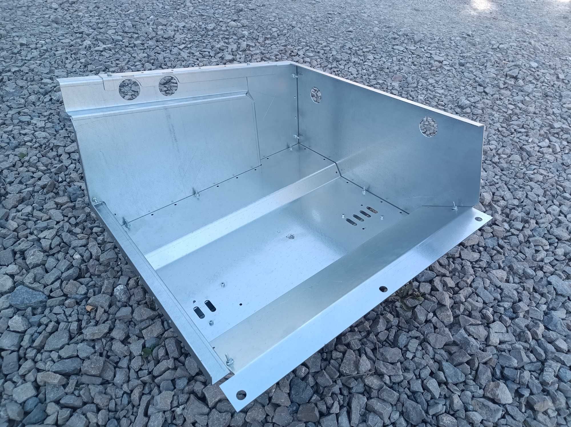 Box Batery / Skrzynka akumulatora Land Rover Defender