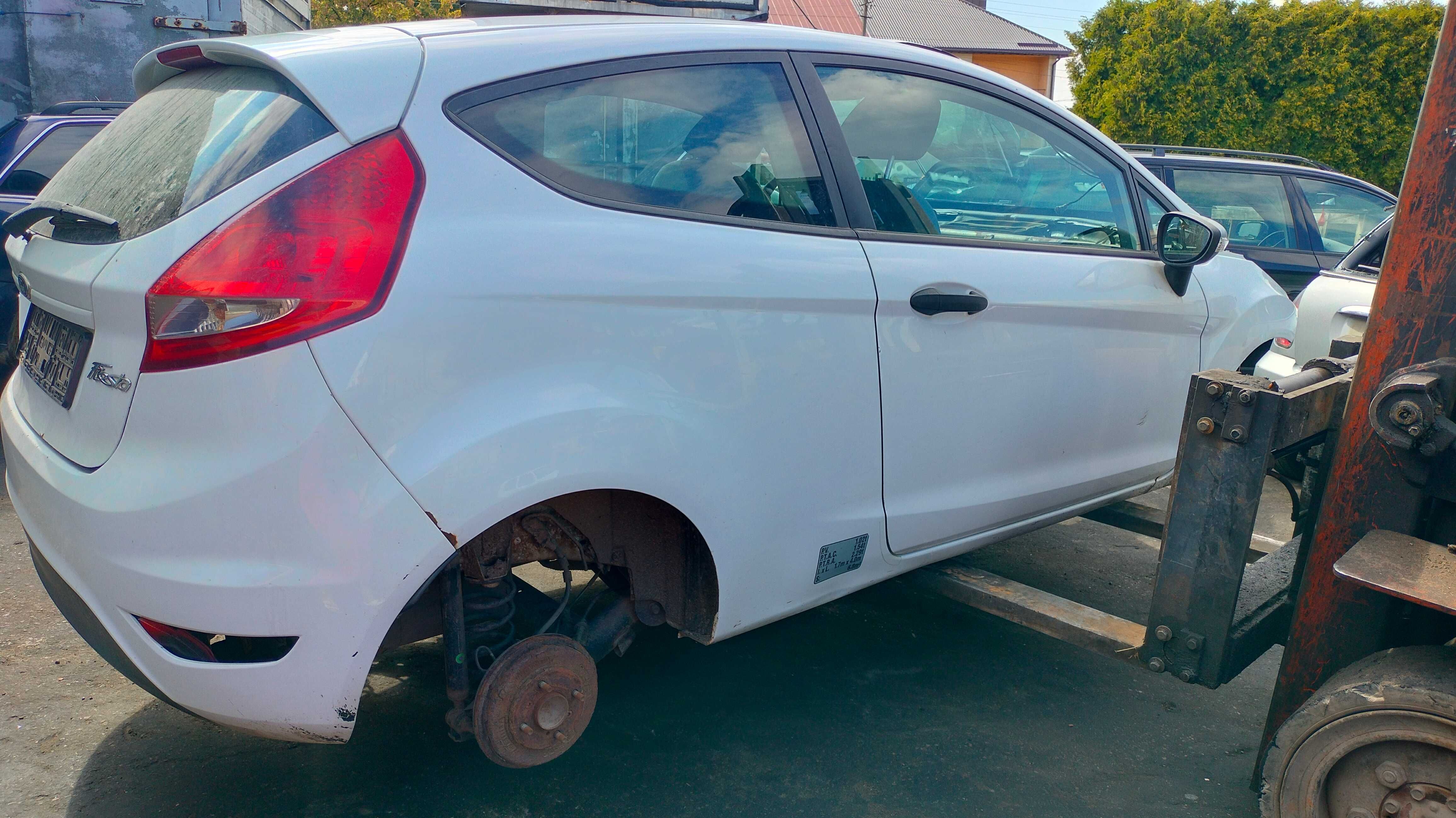 Ford Fiesta MK7 zderzak tył lampy tył klapa drzwi silnik 1.4 diesel