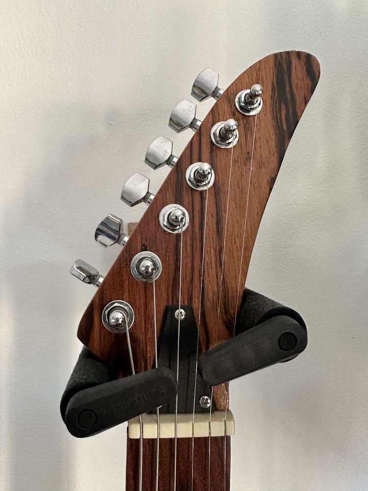 Gitara elektryczna Explorer - kit DIY