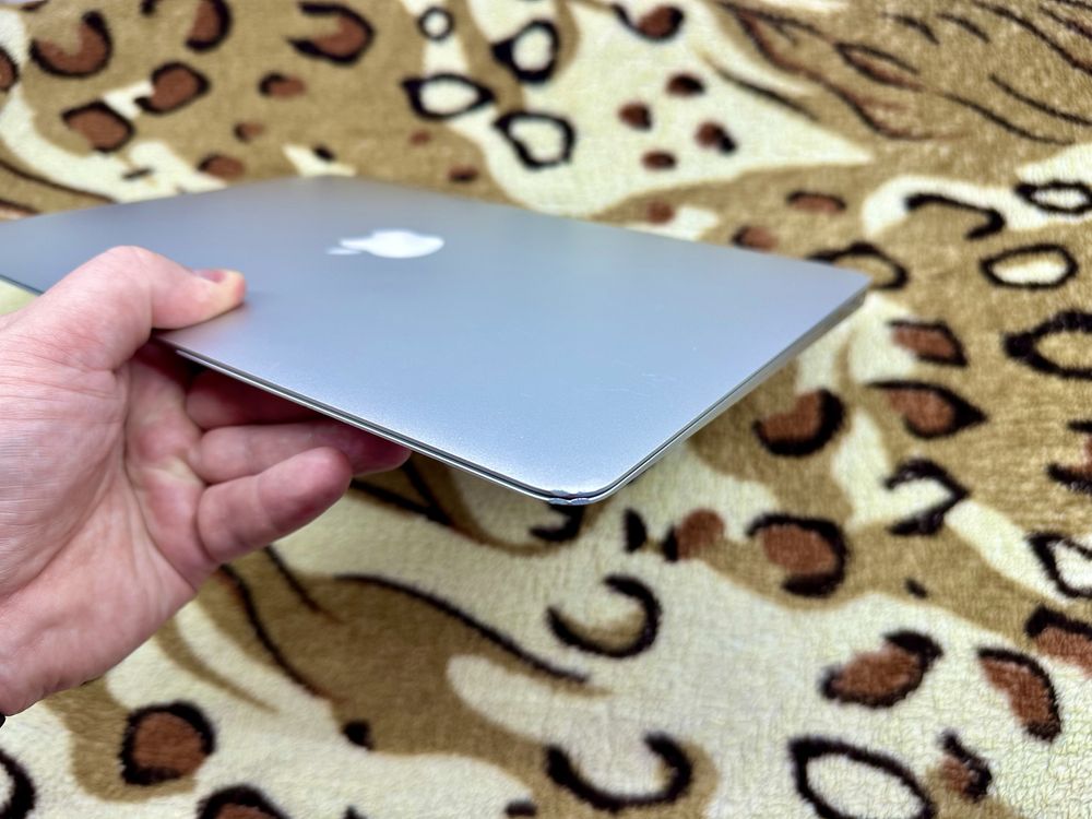 Отличный Macbook Air 13” 2017 A1466 i5 1,8ггц 8gb SSD 128gb Monterey