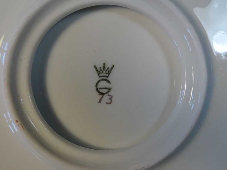 Przedwojenna porcelana Giesche (Katowice): elegancka sosjerka.