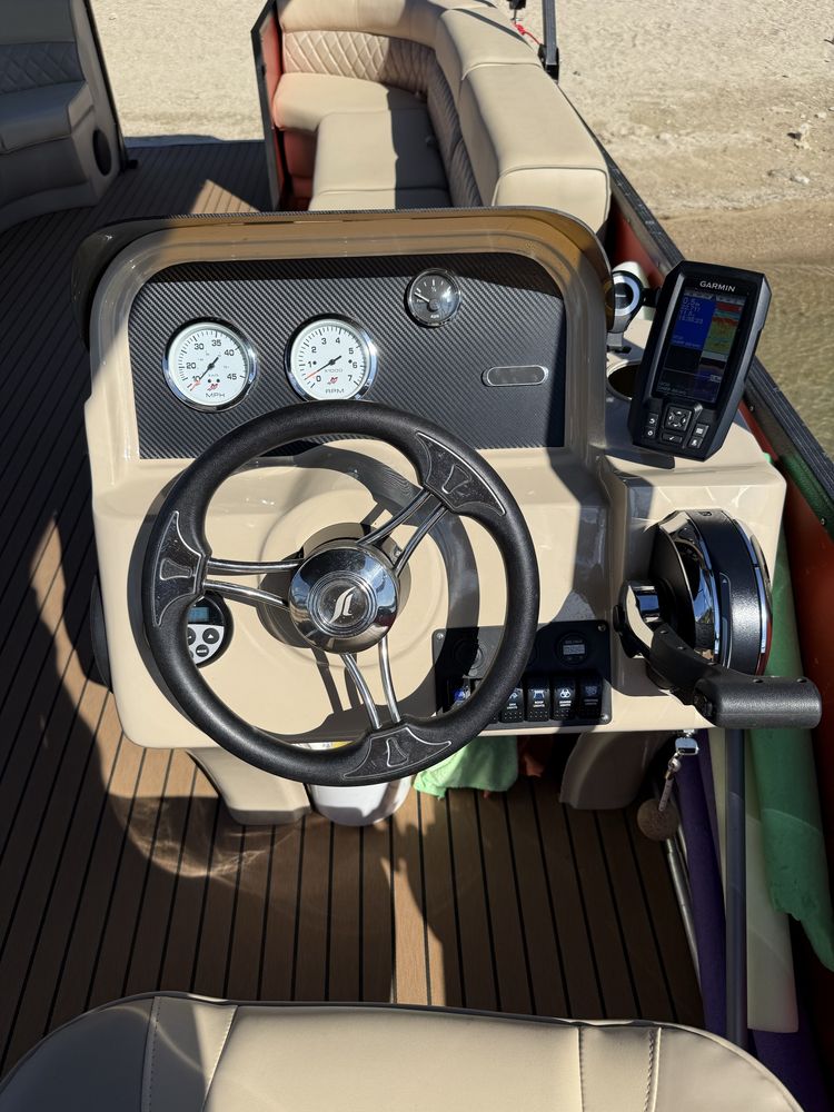 Barco pontoon jangada