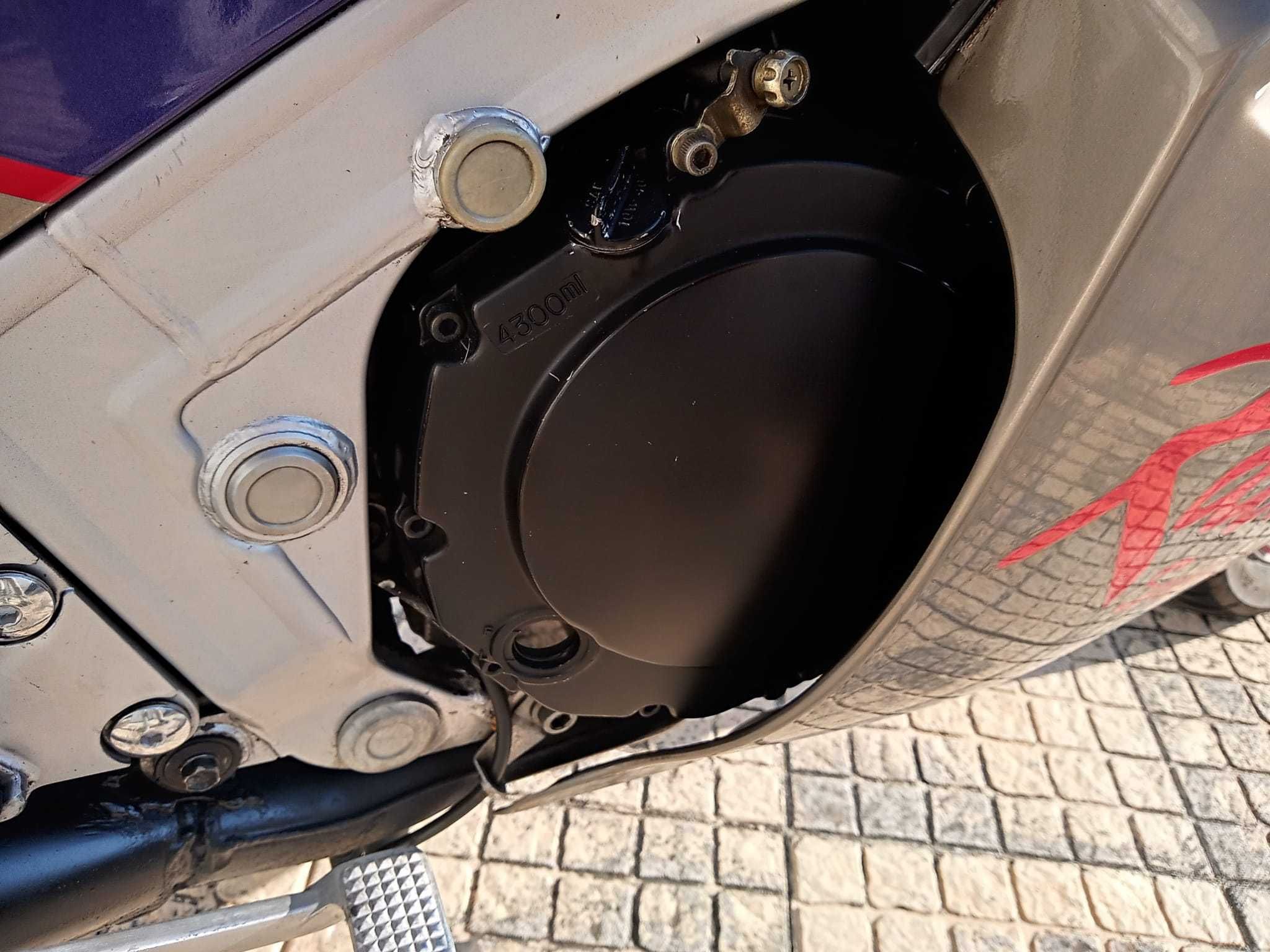 Suzuki GSXF 1100