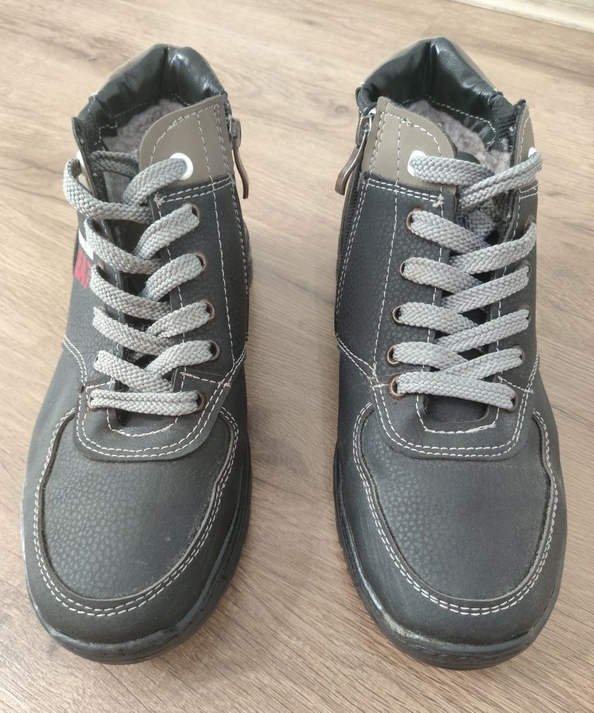 Зимние ботинки р.39-40 стелька 26 см