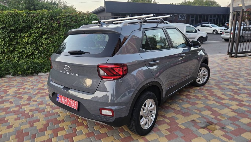 Продам HYUNDAI VENUE Avtomat