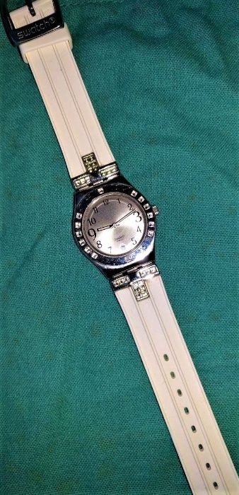 RELÓGIO SWATCH-Senhora - indicado para cerimónias.