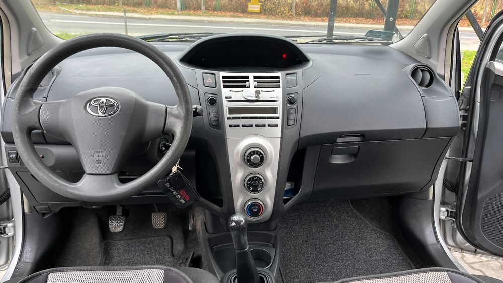 Toyota Yaris 2006 – 1.0 Benzyna, 5-drzwi
