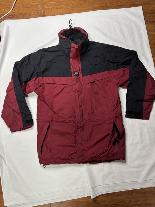 Куртка-вітровка червоно-чорна від Helly Hansen