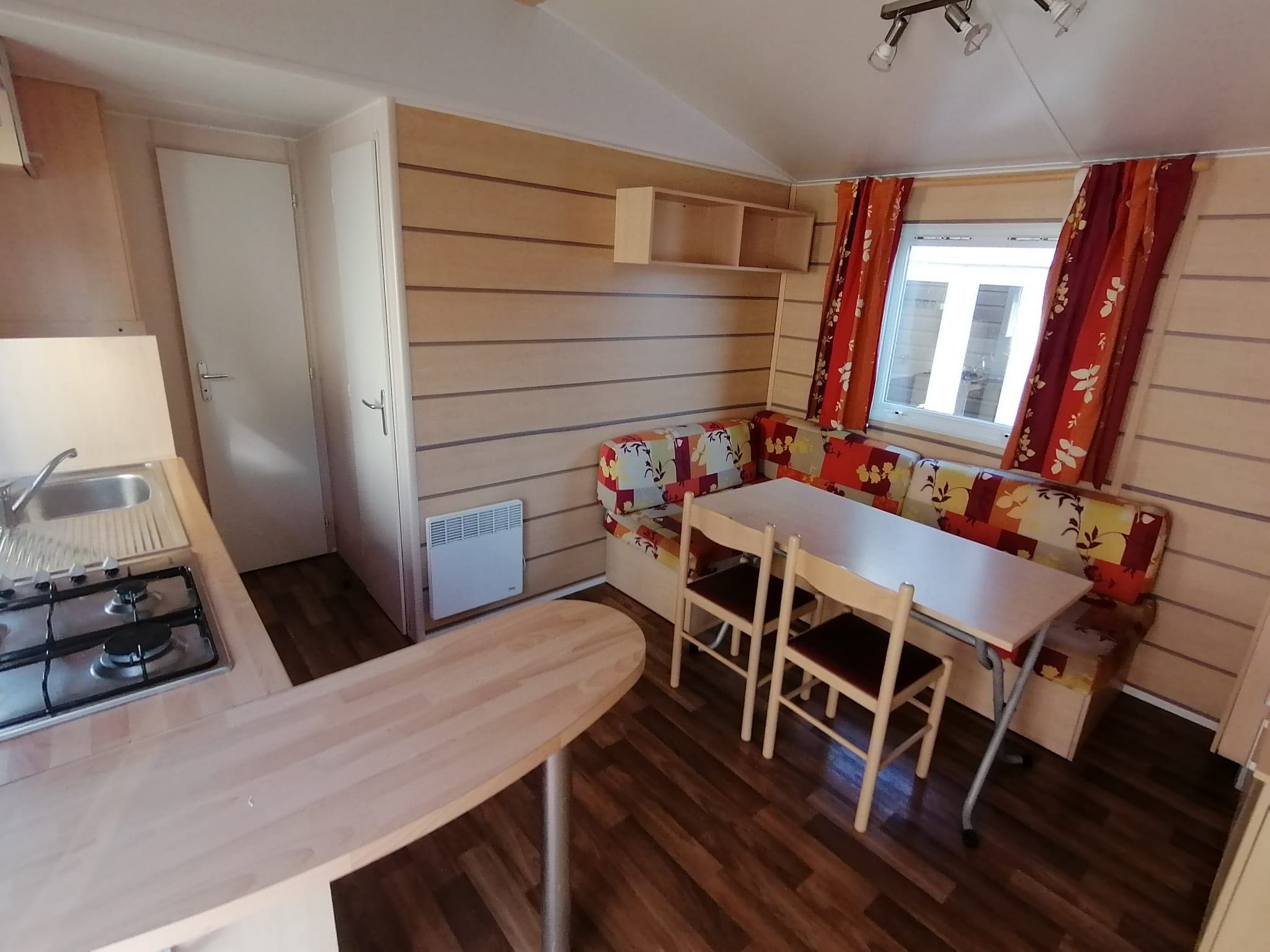 MOBILE HOME IRM SUPER MERCURE DE 8X4 METROS EM LEIRIA.