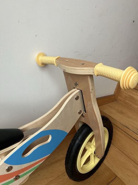 Bicicleta de madeira equilibrio montessori
