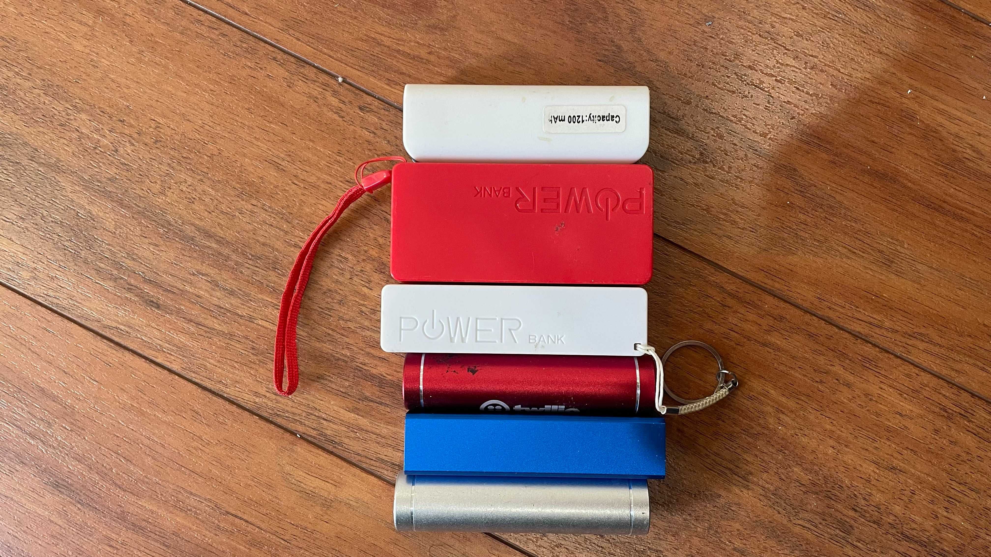 6 Powerbanks variadas