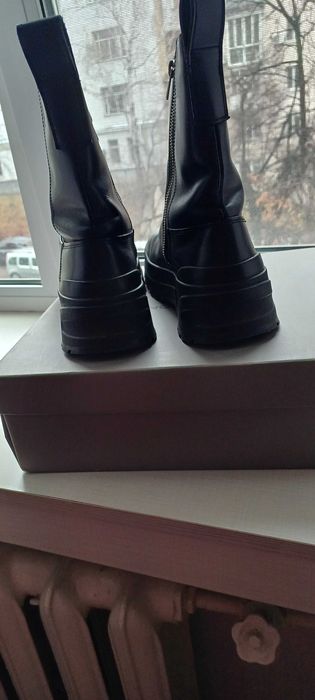 Зимові чобітки жіночі 39 розміру