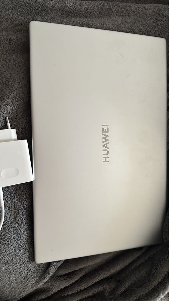 Laptop HUAWEI Matebook d15 BOB-WAH9 15,6"INTEL CORE I5 8 GB/126 GB