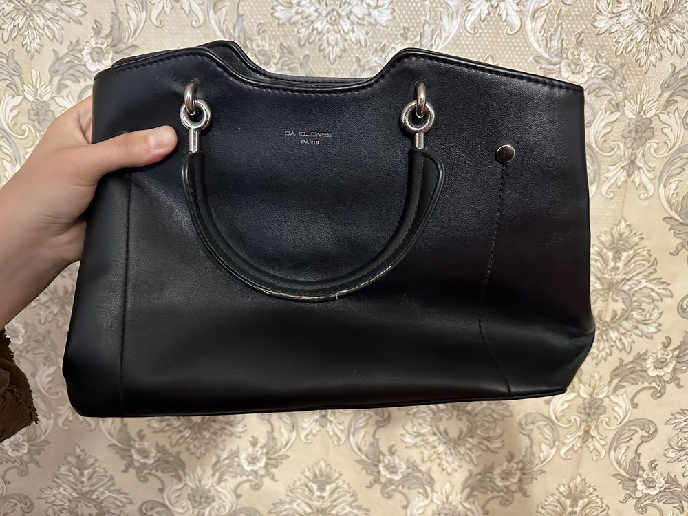 Черная классическая женская сумка