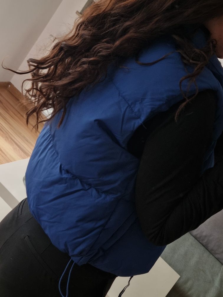 Nowy Niebieski bezrękawnik Fb Sister, kamizelka na zamek.
Rozmiar z me