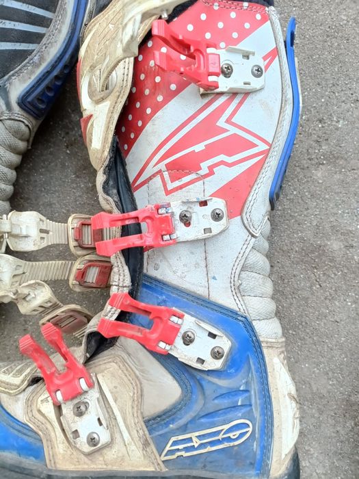 Botas e colete motocross