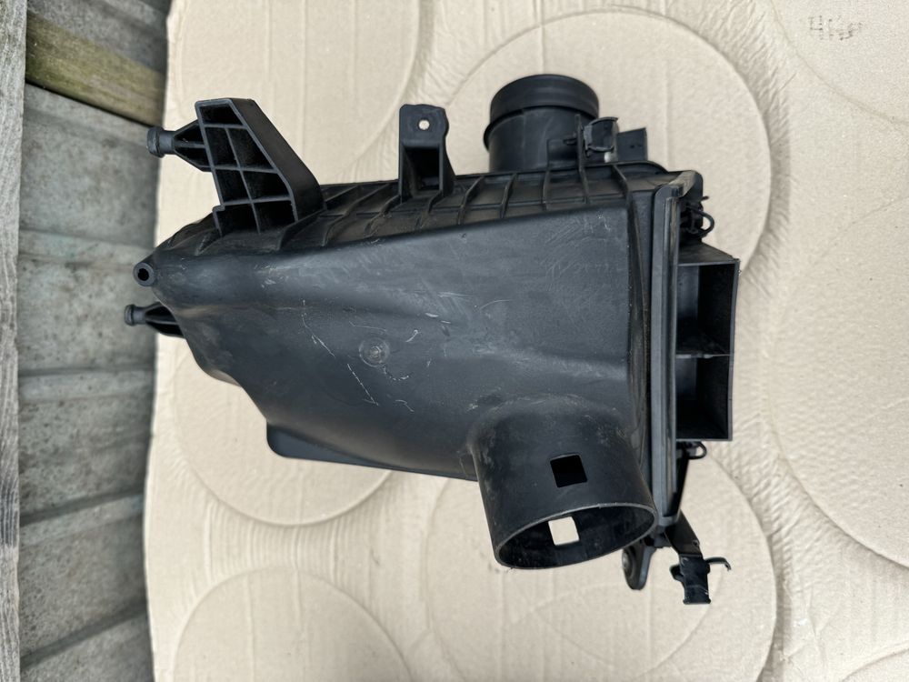 Корпус повітряного фільтра на Nissan Qashqai J 10, X-Trail T31.
