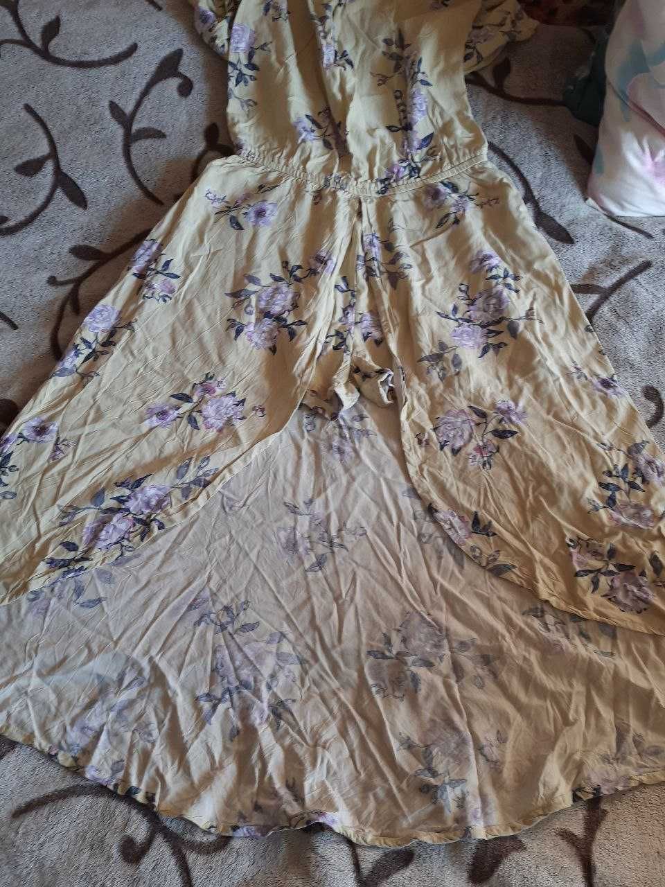 Сукня з спідницею та шортами S за  150грн