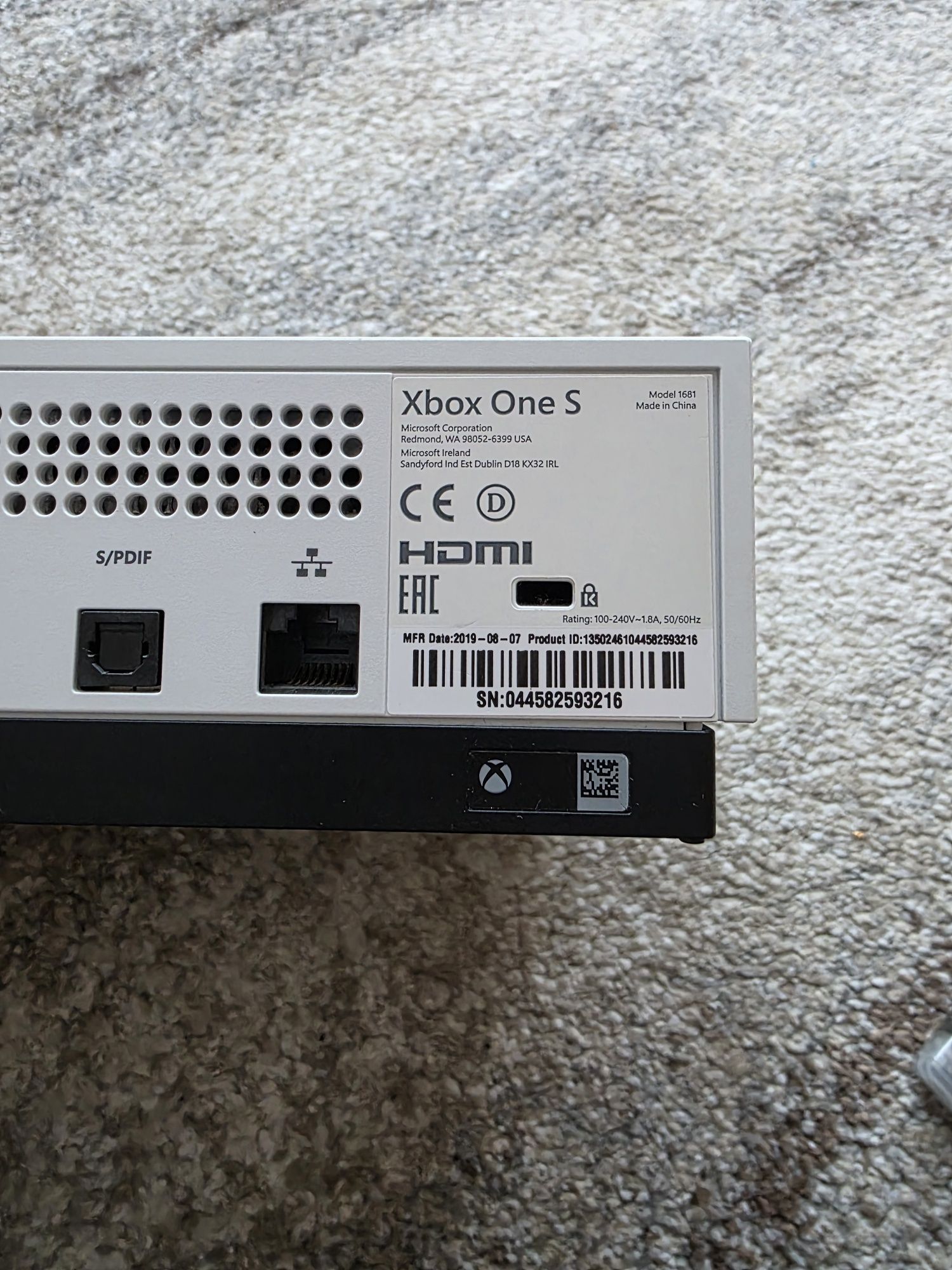 Xbox One S 1Tb + Minecraft