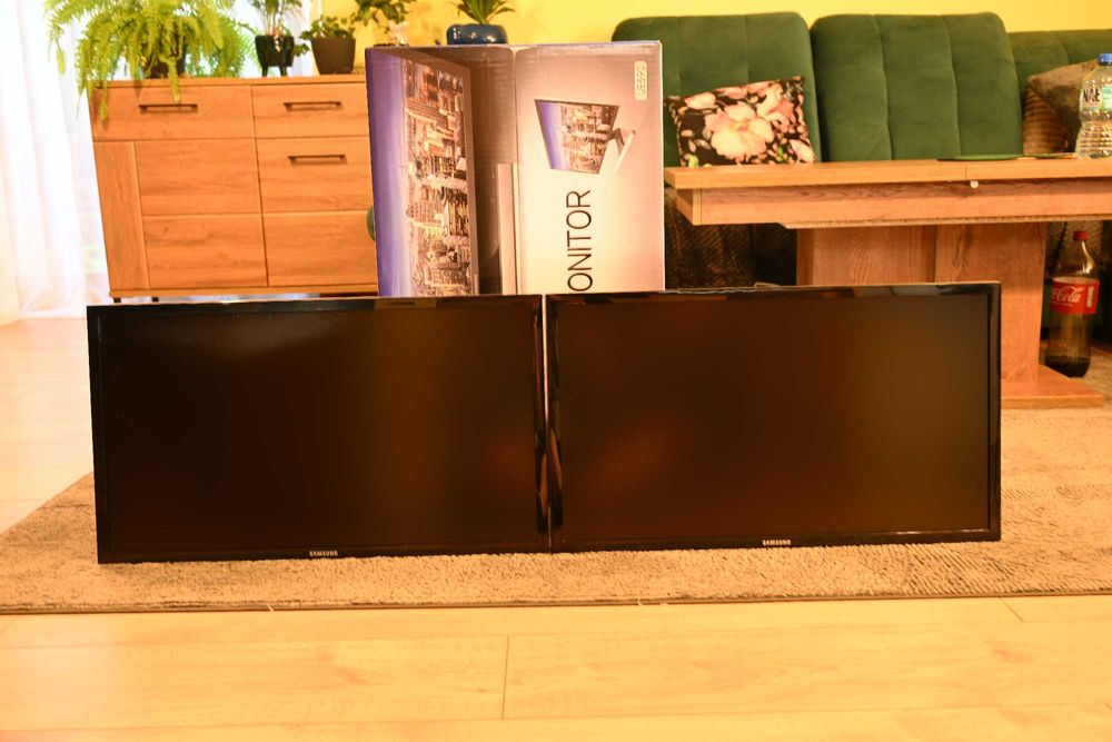 Monitor Samsung UHD 4K 28 uchwyty teleskopowe do biura i domu 2szt