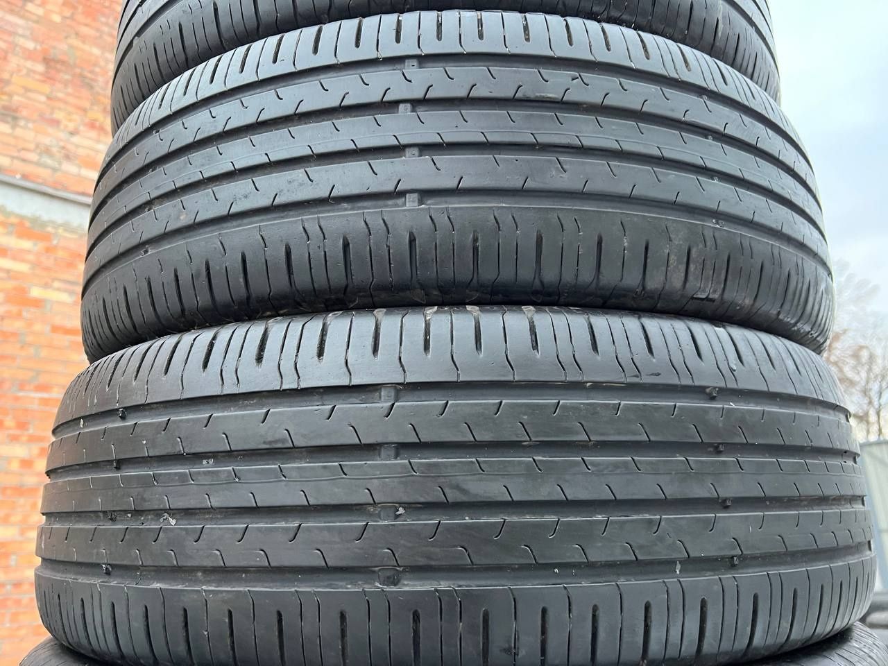 Шини б/у 215/65 R17 Continental комплект,літня резина R17