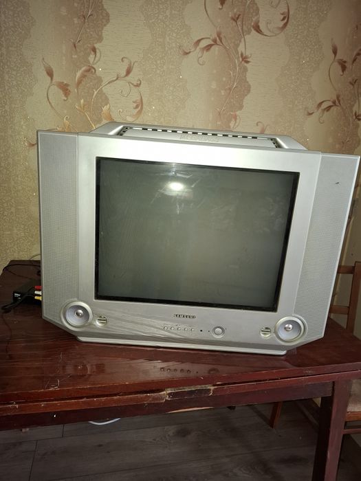 Телевізор Samsung із приставкою Т2