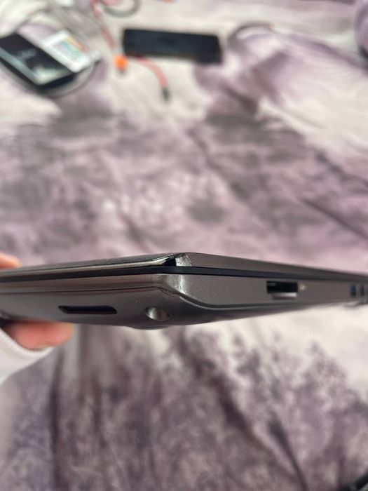 Лёгкий и быстрый ноутбук для учёбы и работы.