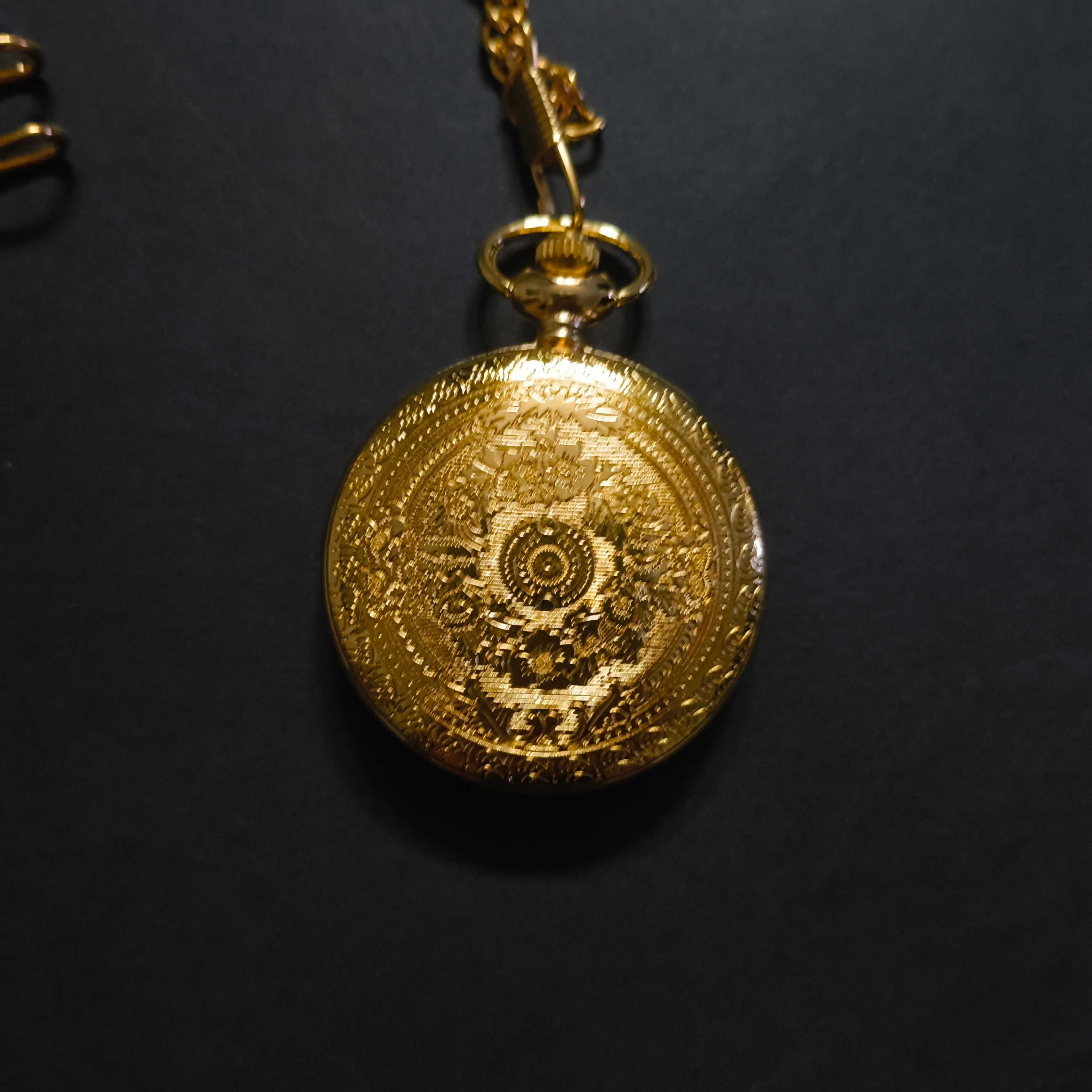 Relógio de Bolso Dourado