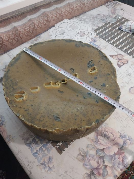 Продам бджолиний віск із своєї пасіки,.