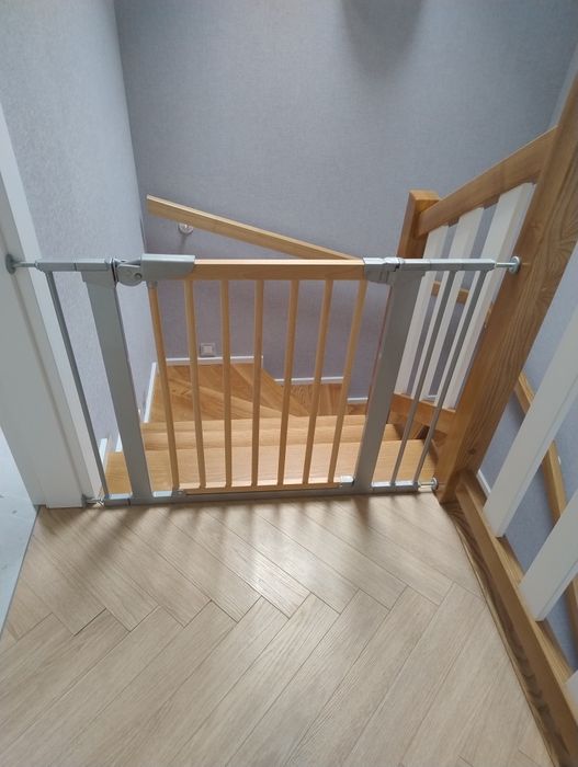 Bramka zabezpieczająca schody BabyDan