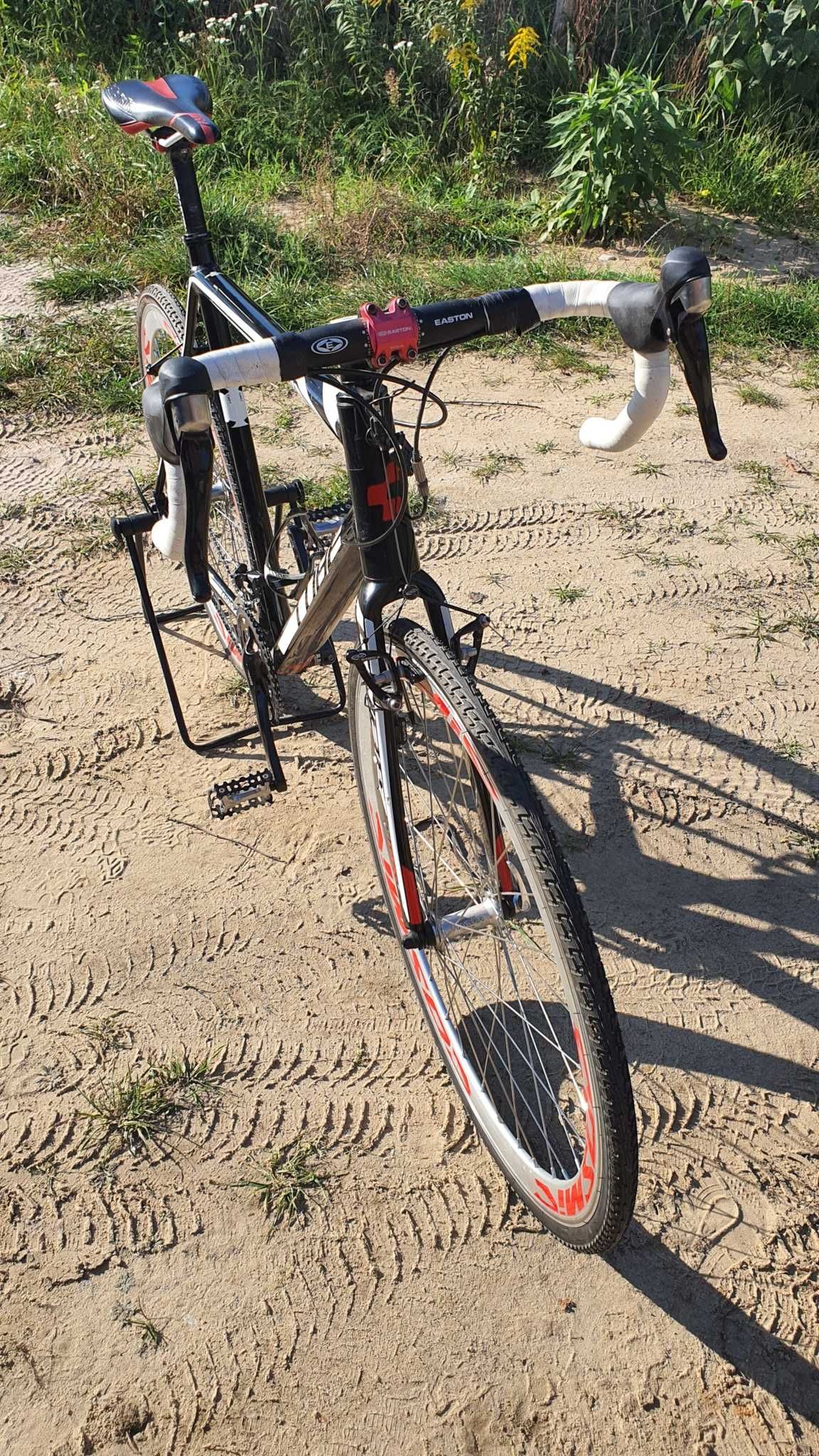 Rower przełajowy CUBE Cross Race