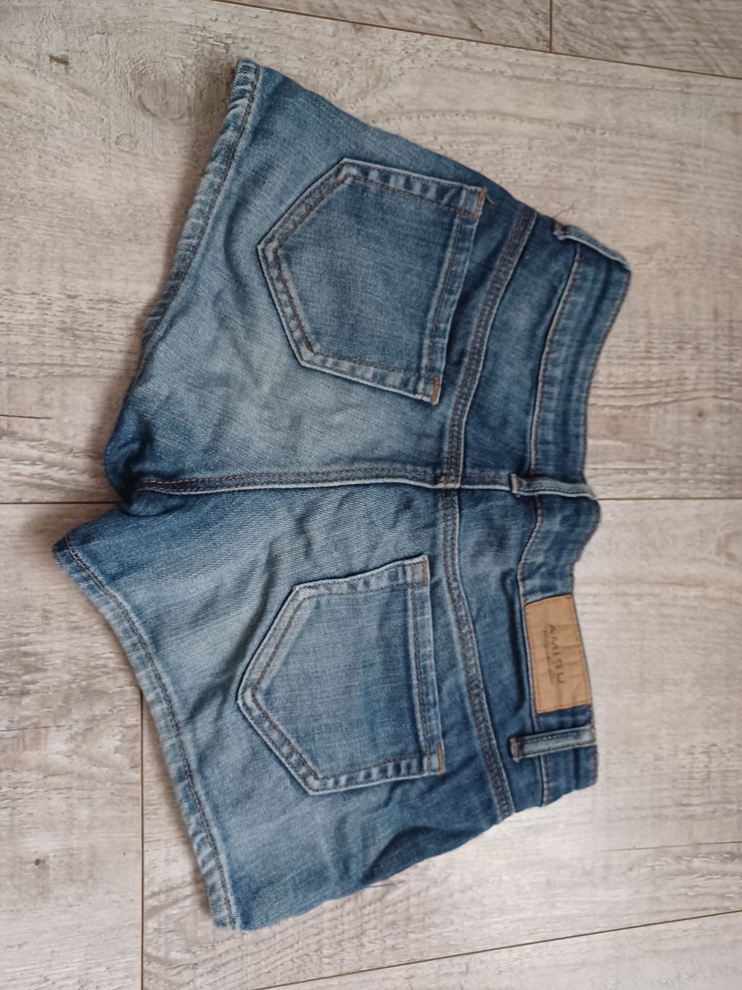 Krótkie spodenki jeansowe 34\36 new yorker