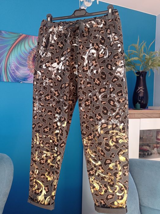 Spodnie we wzory pozłacane khaki hinosy L XL