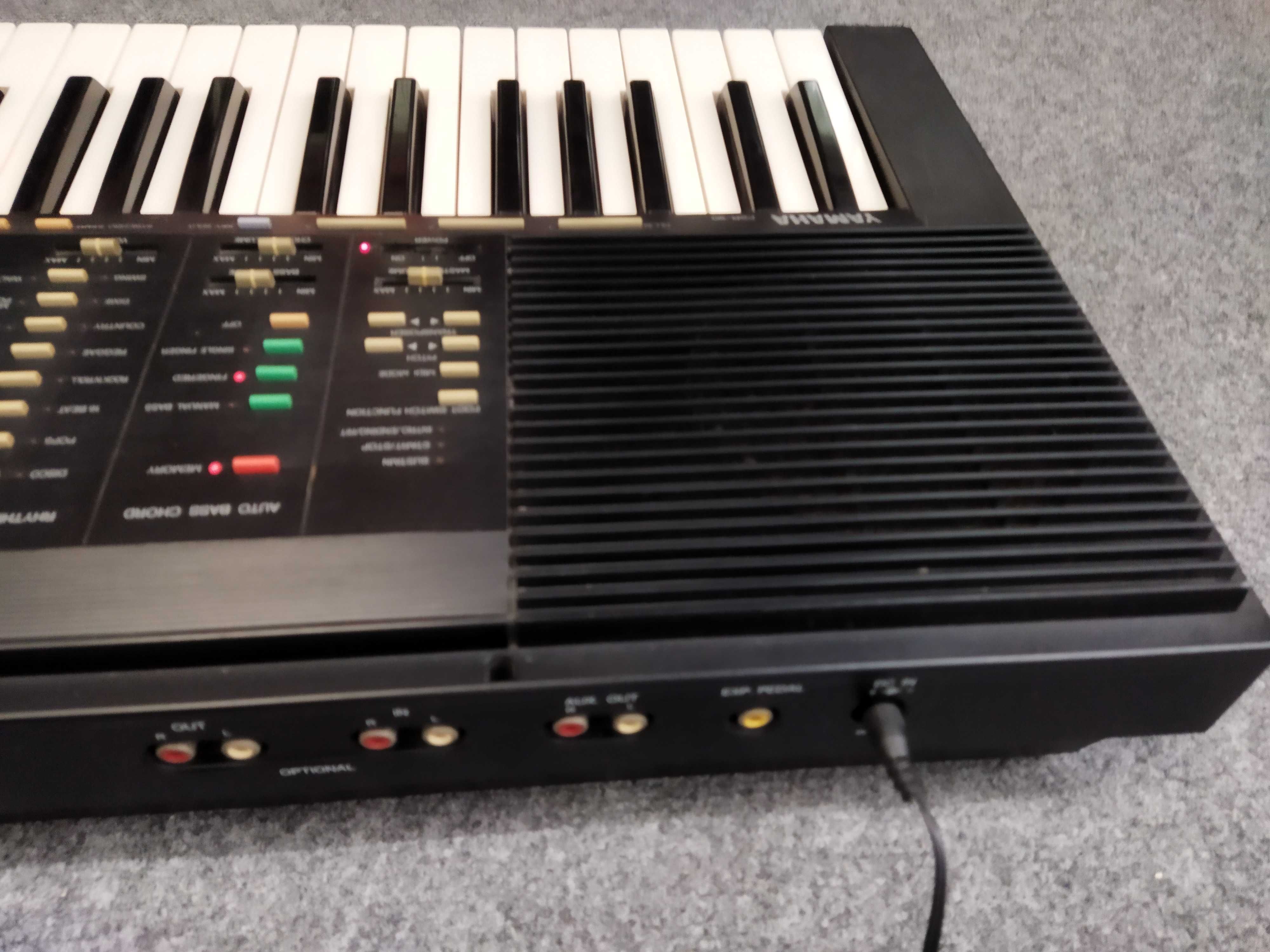 Syntezator Yamaha PSR-90 z lat '80