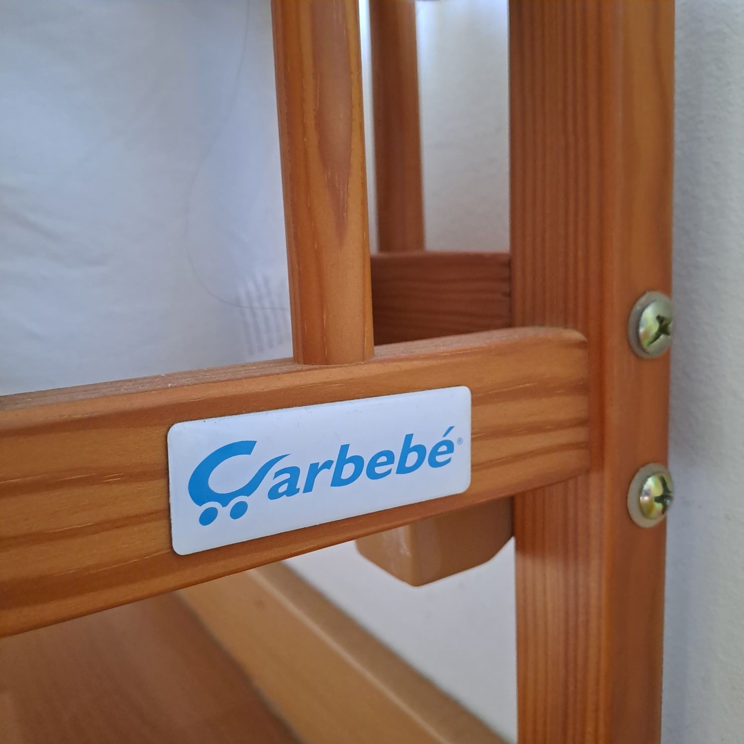 Cama bebé em pinho com colchão