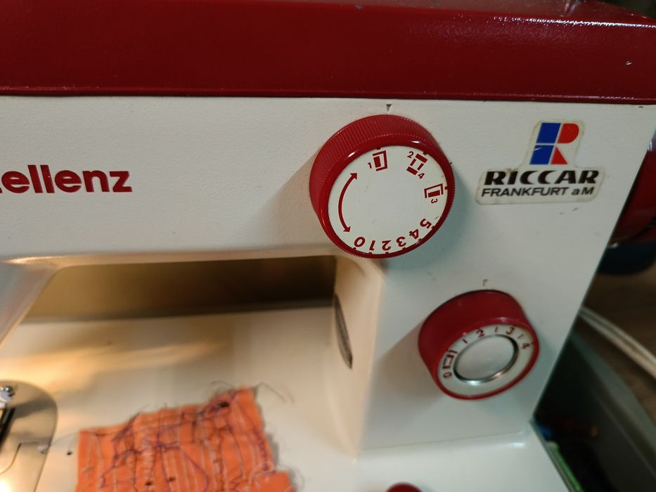 Maszyna do szycia Riccar Exzellenz RS-76 – vintage, w walizce

Na sprz