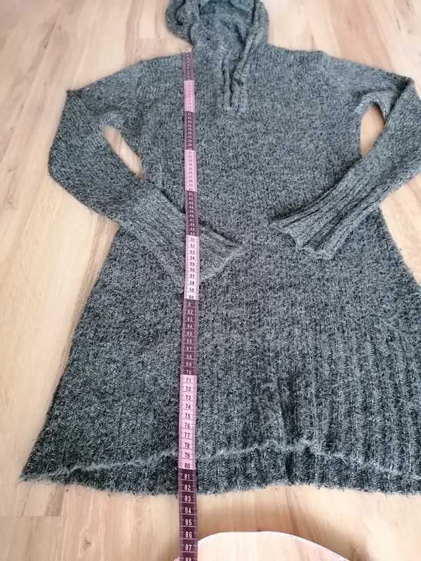 Sweter damski z kapturem rozm. uniwersalny S-XL