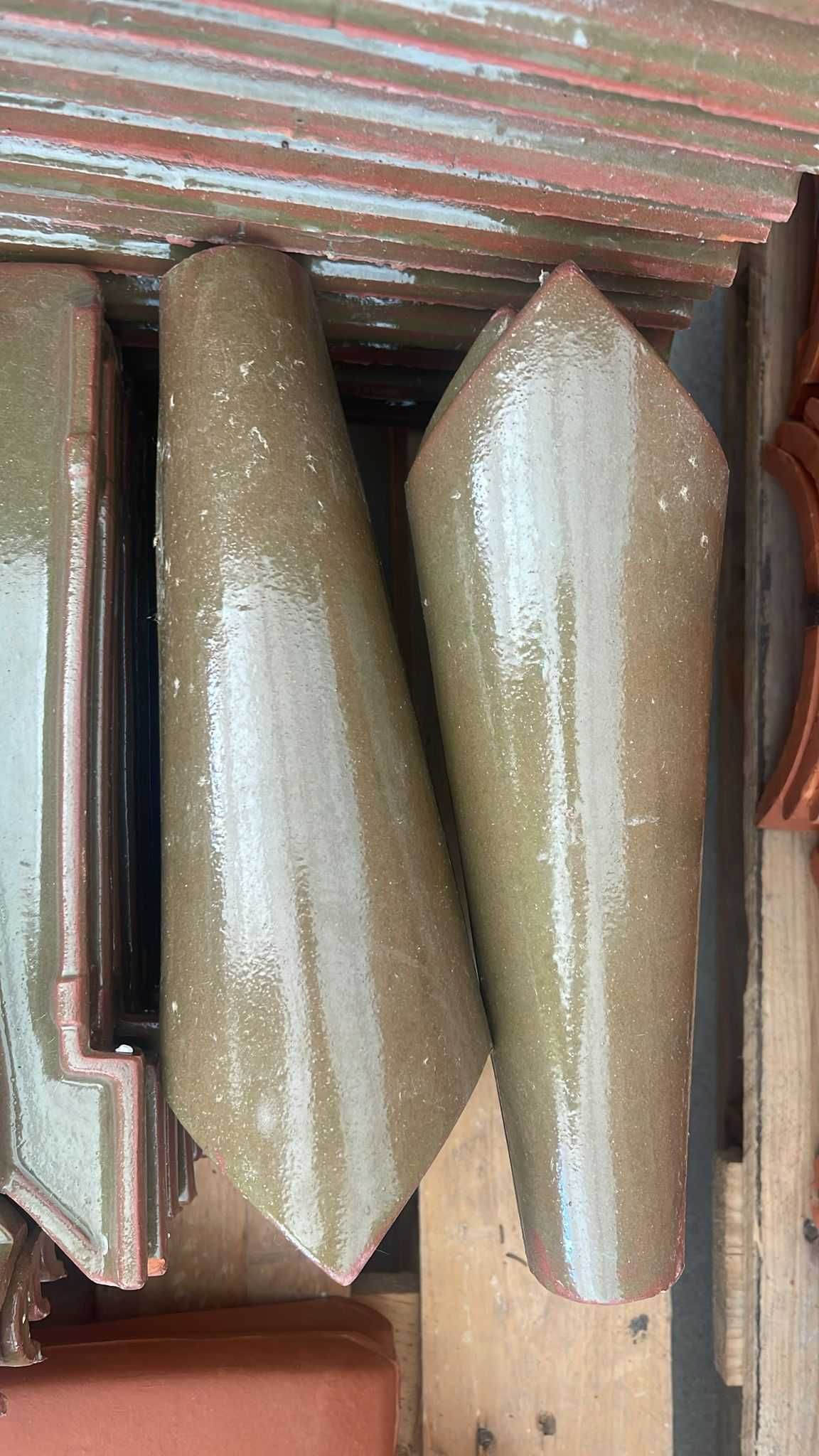 Telhas bebés cor verde