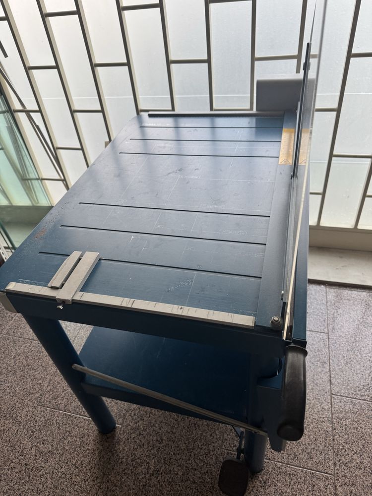 Mesa corte guilhotina