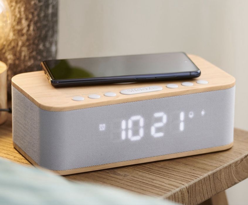 Tchobo Budzik z funkcją bezprzewodowego ładowania i Bluetooth